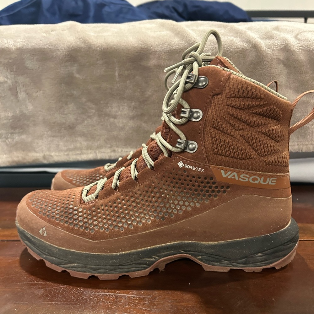 Vasque Torre AT GTX Hiking Boots Sz 9.5 - Picture 3 of 11